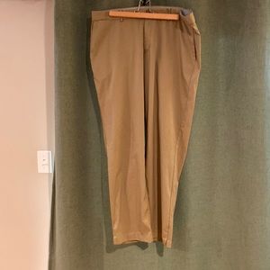 Nike Standard Fit Training Golf Pants. NWOT 38/32